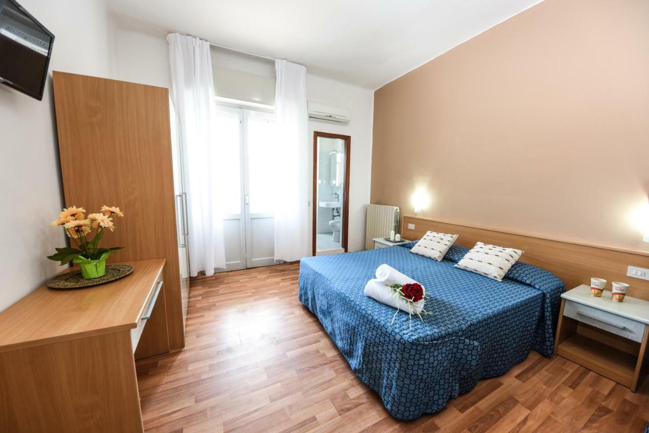 Hotel Miramare Marotta Bagian luar foto