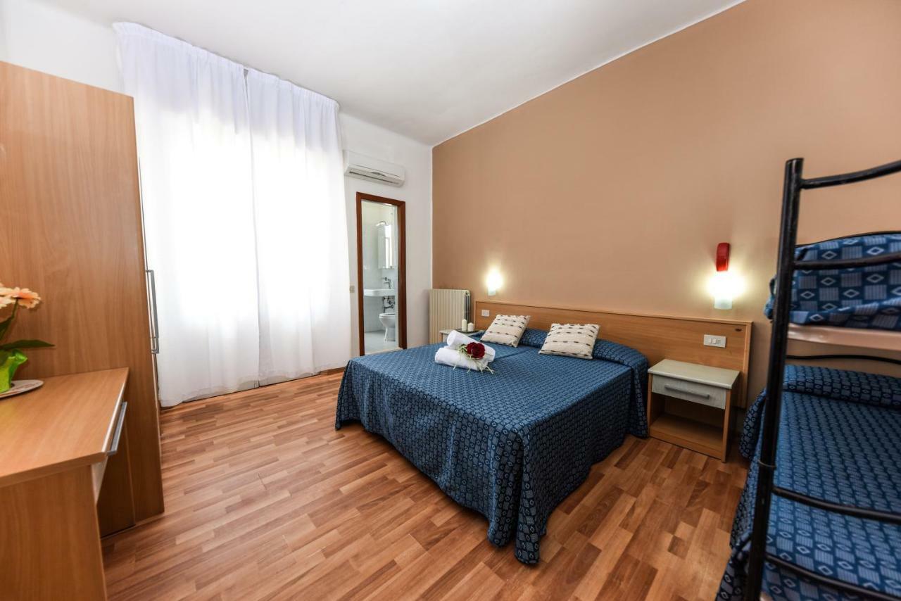 Hotel Miramare Marotta Bagian luar foto