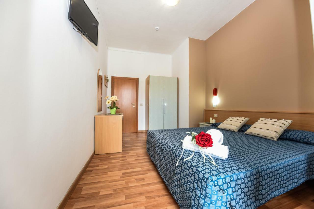 Hotel Miramare Marotta Bagian luar foto